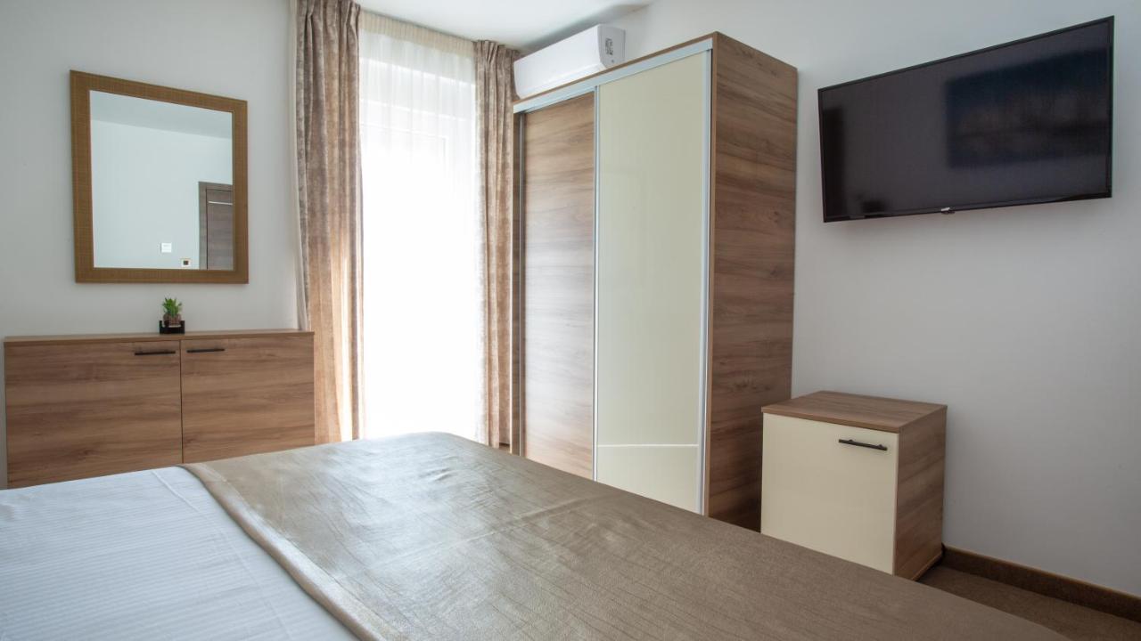 Rooms & Apartments Toni Stobreč Exterior foto